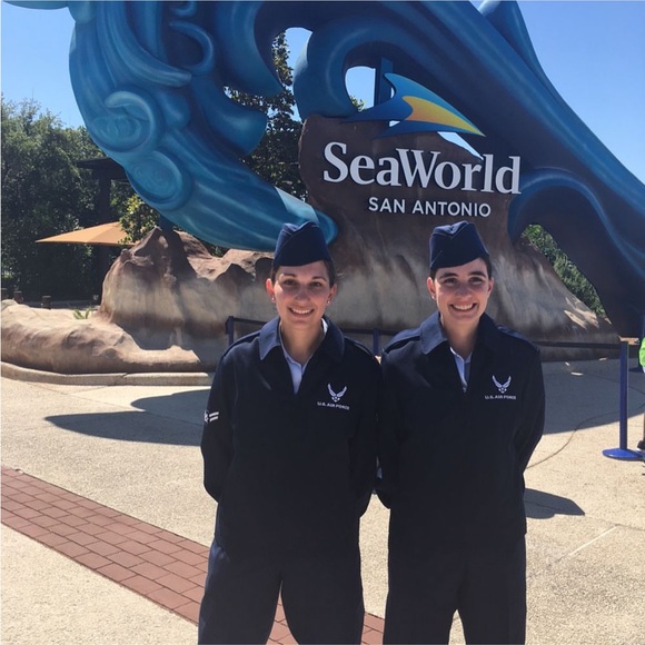 Meet your Posher, Kristin - Picture 3 of 3